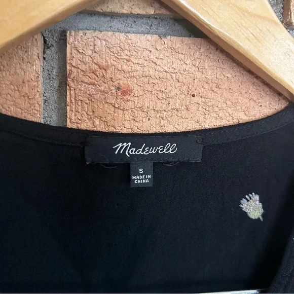 Madewell Sash-Tie Wrap Top in Lazy Daisies Black Size Small - Picture 3 of 8